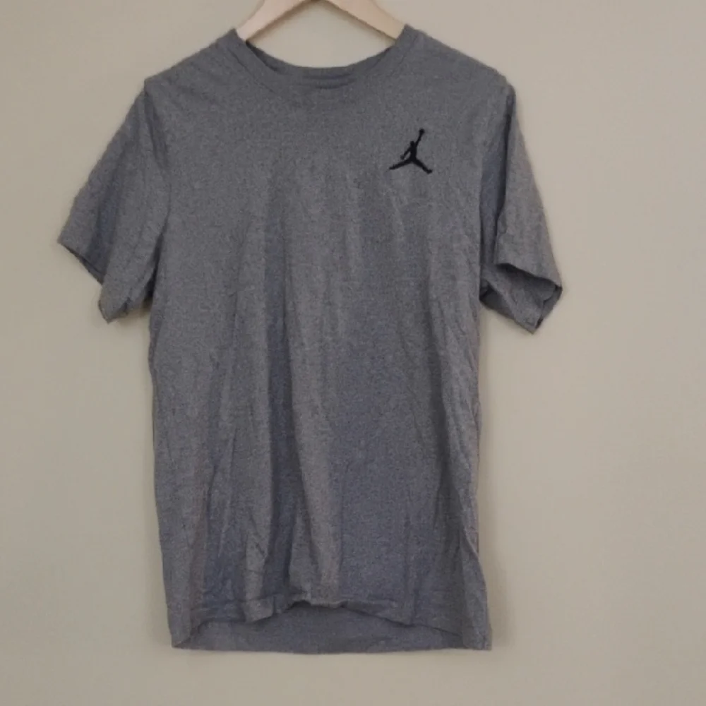 Jordan Men's Heather Gray Short Sleeve Tee Men's Size Large